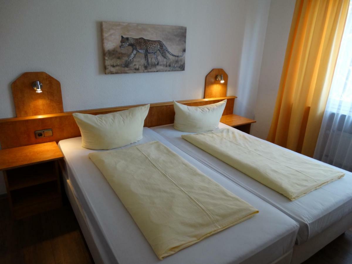 Hotel Sonne - Haus 1 อิดชไตน์ ภายนอก รูปภาพ